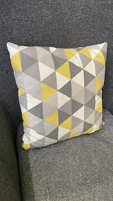 Подушки: Декоративная подушка с геометрическим принтом. - Размер: примерно — 2