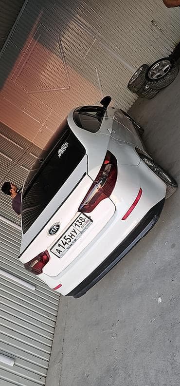 Renault Logan: 2018 г., 1.6 л, Механика, Газ, Седан