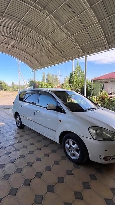 Toyota Ipsum: 2002 г., 2.4 л, Автомат, Бензин, Вэн/Минивэн