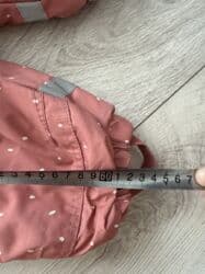 волейбольные формы: Комбинезон hm 68см
Шлем серый hm 
Пинетки
От плеч до ног 62 см — 2