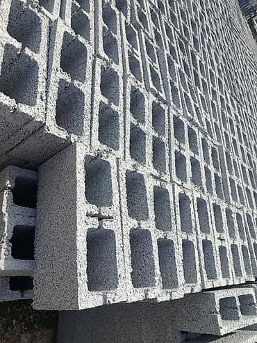 таз строительный: В наличии пескоблок 15/20 и тумбы — 3