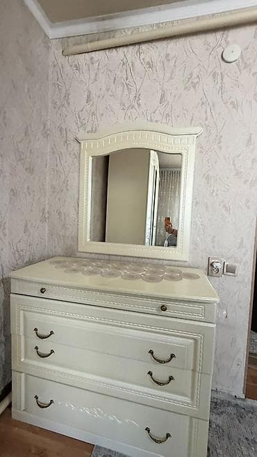 офисный шкаф: Срочно продаётся Классический комплект мебели для спальни, цвет айвори — 3