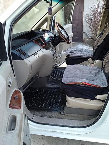 tayota vitz: Toyota Noah: 2003 г., 2 л, Автомат, Бензин, Минивэн — 7