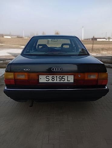 Audi 100: 1989 г., Седан