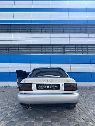 Транспорт: Audi A6: 1995 г., 2.6 л, Кол менен иштөөчү, Бензин, Седан — 3