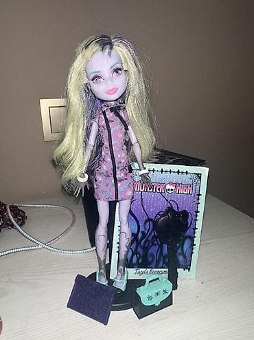оюнчуктар: Продаю кукол monster high: 1)Твайла «Скарместр» - 3500 сом 2)Френки — 1