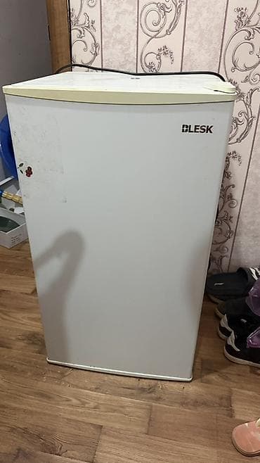 холодильник такси: Холодильник Blesk, Б/у, Однокамерный, 55 * 90 * 50 — 1