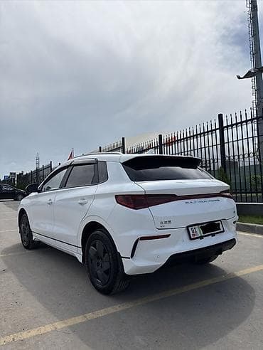 машина byd e2: BYD E2: 2025 г., 0.1 л, Автомат, Электромобиль, Кроссовер — 2
