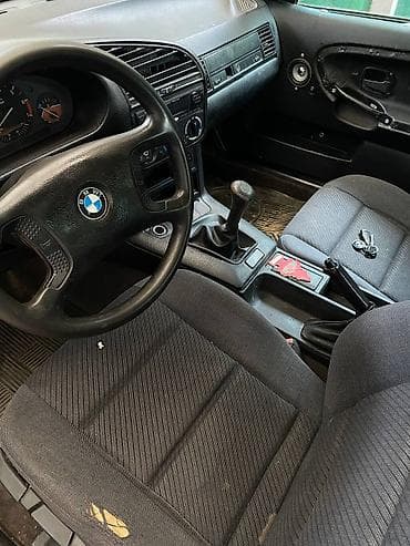 BMW 3 series: 1991 г., 1.8 л, Кол менен иштөөчү, Бензин, Седан — 3