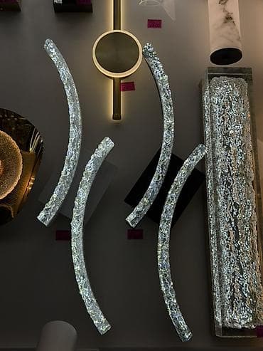 string art: Декоративные настенные светильники в виде изогнутых LED-планок с — 1