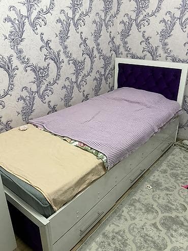 4 moms: Односпальная кровать с мягким изголовьем и выдвижными ящиками. - — 1
