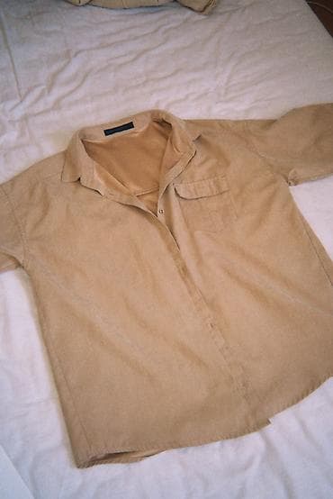 Рубашка песочного цвета с длинным рукавом размер: S (50 см в длину