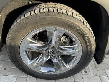 срочно продаю в связи с переездом: Toyota Highlander: 2019 г., 3.5 л, Вариатор, Гибрид, Кроссовер — 14