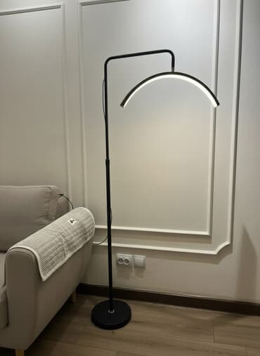 лампа фото: Напольный светильник-торшер с дугообразной LED-планкой - Современный — 2