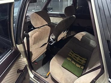town ace: Toyota Carina: 1985 г., 1.6 л, Механика, Бензин, Хэтчбэк — 6
