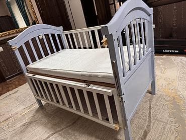 продаю старые мебели: Продам детскую кроватку с матрасом и бортиками.(б/у) Матрас — 5