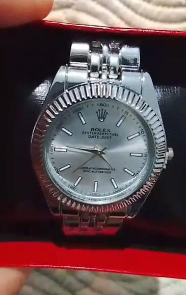 samsung grand 2: Часы наручные в классическом стиле, серебристые - Корпус и браслет — 1