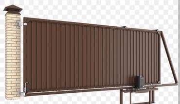 металические ворота: Распашные ворота с элементами ковки и геометрическим узором. Ворота — 10