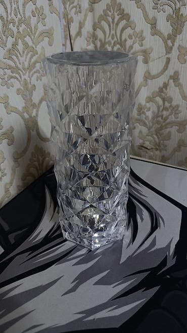 лампочки с пультом: Кристаллический светильник-ваза с пультом ДУ - Настольный — 1