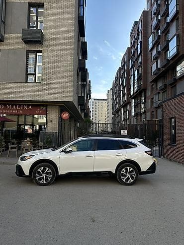 Subaru Outback: 2021 г., 2.5 л, Автомат, Бензин, Универсал