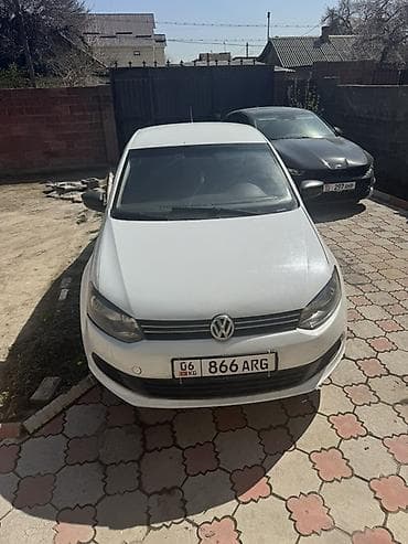 Volkswagen Polo: 2014 г., 1.6 л, Ручные, Бензин, Седан
