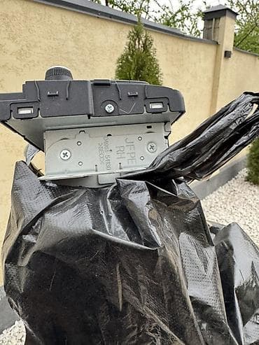 Штатная магнитола/головное устройство для автомобиля Kia/Hyundai