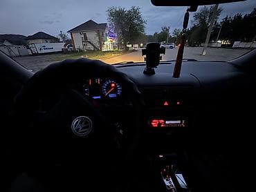 mazda kronos: Volkswagen Golf: 1998 г., 1.6 л, Автомат, Бензин, Хэтчбэк — 5