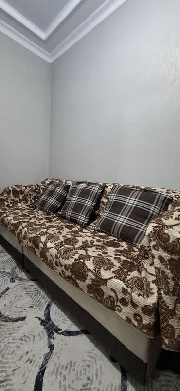 двуспальные кровать: Угловой диван, C подушками — 7