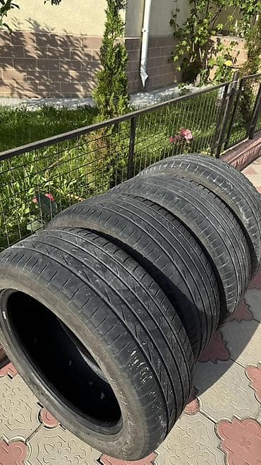 55: Комплект летних шин 19" - Размер: 235/55 ZR19 - Индекс — 1