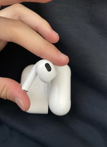 стар газ плиты: Беспроводные наушники-«вкладыши» белого цвета с зарядным кейсом — 1