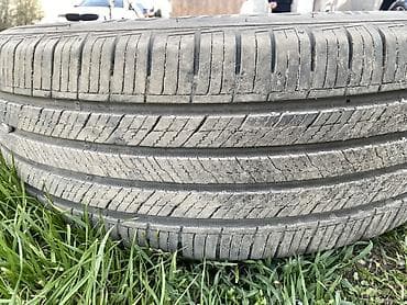r19: Комплект шин 235/55 R19
Подойдет для Санта фе 
Корейская — 2