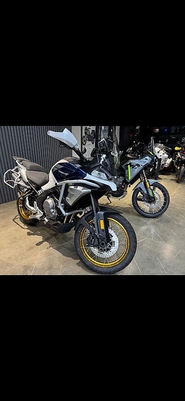 скутер 49 куп: Adventure CFMoto, 700 куб. см, Бензин, Взрослый — 1