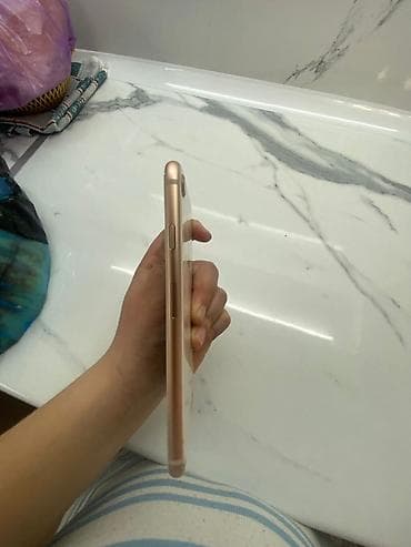 Apple iPhone: IPhone 8, 64 ГБ, Золотой — 5