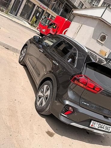 roewe er6: Kia Niro: 2021 г., 1.6 л, Робот, Гибрид, Кроссовер — 4