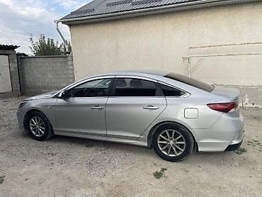 w210 e280: Седан бизнес-класса, серебристый кузов. Основные особенности: - — 4