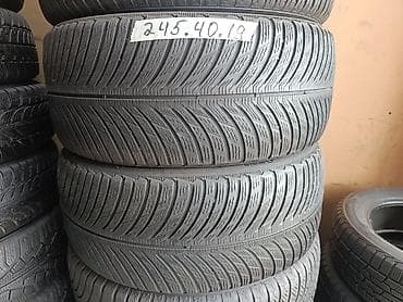 58 40: Комплект автомобильных шин 245/40 R19. Особенности: - Размер: 245/40 — 1
