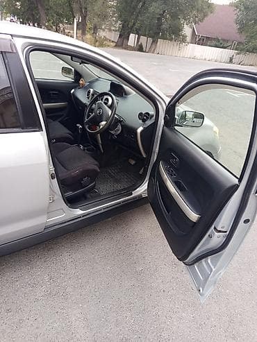bcd com: Toyota Ist: 2002 г., 1.3 л, Автомат, Бензин, Хэтчбэк — 5