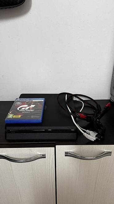 PlayStation 4 Slim (черная) Комплектация: - Консоль PS4 Slim - 2 at lalafo.kg PlayStation 4 Slim (черная) Комплектация: - Консоль PS4 Slim - 2