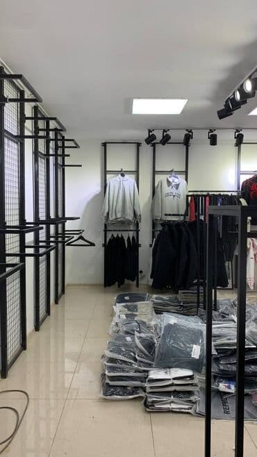 торговое оборудование для обуви: Вешалки для магазина одежды Полки для магазина обуви Кронштейн Стеллаж — 6