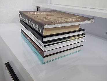 Москвич: Продаю книги в идеальном состоянии, очень дёшево всего лишь за 1200 — 2