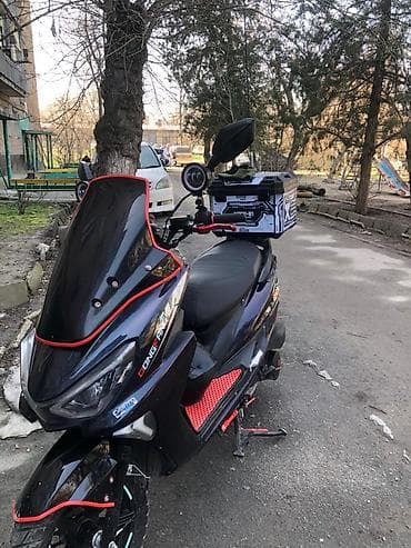 Макси-скутер 150 куб. см, Бензин, Б/у at lalafo.kg Макси-скутер 150 куб. см, Бензин, Б/у