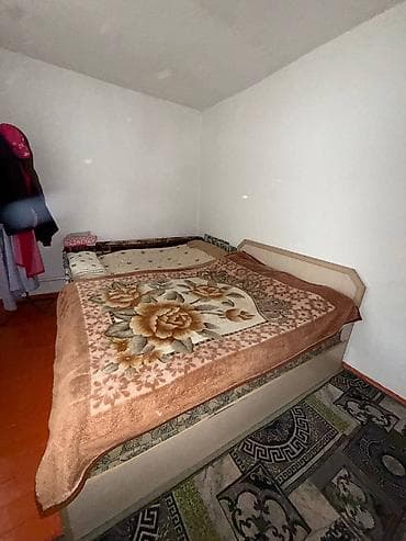 Спальный гарнитур в классическом стиле, светлое дерево (беж/ваниль)