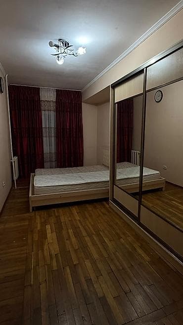 дом кожомкул: Сдаётся 3 комнатная квартира в центре города. Рядом Цум, Гум Дордой — 1