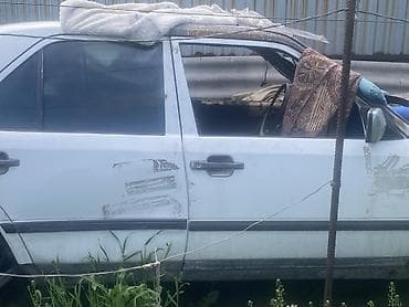 mazda 3: Mercedes-Benz W124: 1987 г., 2.3 л, Механика, Бензин, Седан — 10