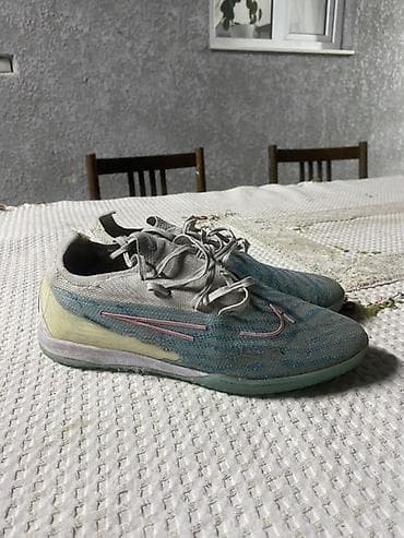 мир обувь: Футбольные бутсы Nike Phantom GT для игры на зальных покрытиях и — 2