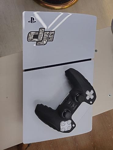PS 5 слим на 1ТБ отличном состояние есть UFC 5 и подписка на 10 — 6