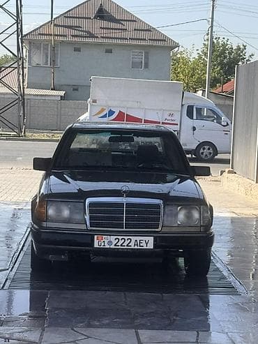 машина сена: Mercedes-Benz E-Class: 1990 г., 2.3 л, Механика, Бензин, Седан — 10