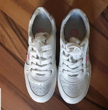 туфли кожаные: Кожаные 
Размер 31
Новые

1000 сом — 3