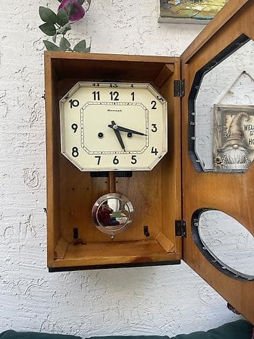 электрические часы: Часы советские механические с боем в отличном состоянии, рабочие — 2
