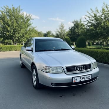 Audi A4: 2000 г., 1.6 л, Механика, Бензин, Седан